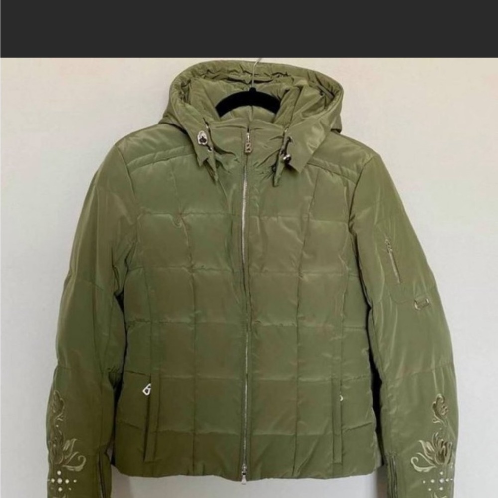 Bogner olive green embroidered ski jacket 6/36 EUC